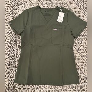 NWT Figs Women's Moss Slim Catarina Scrub Top